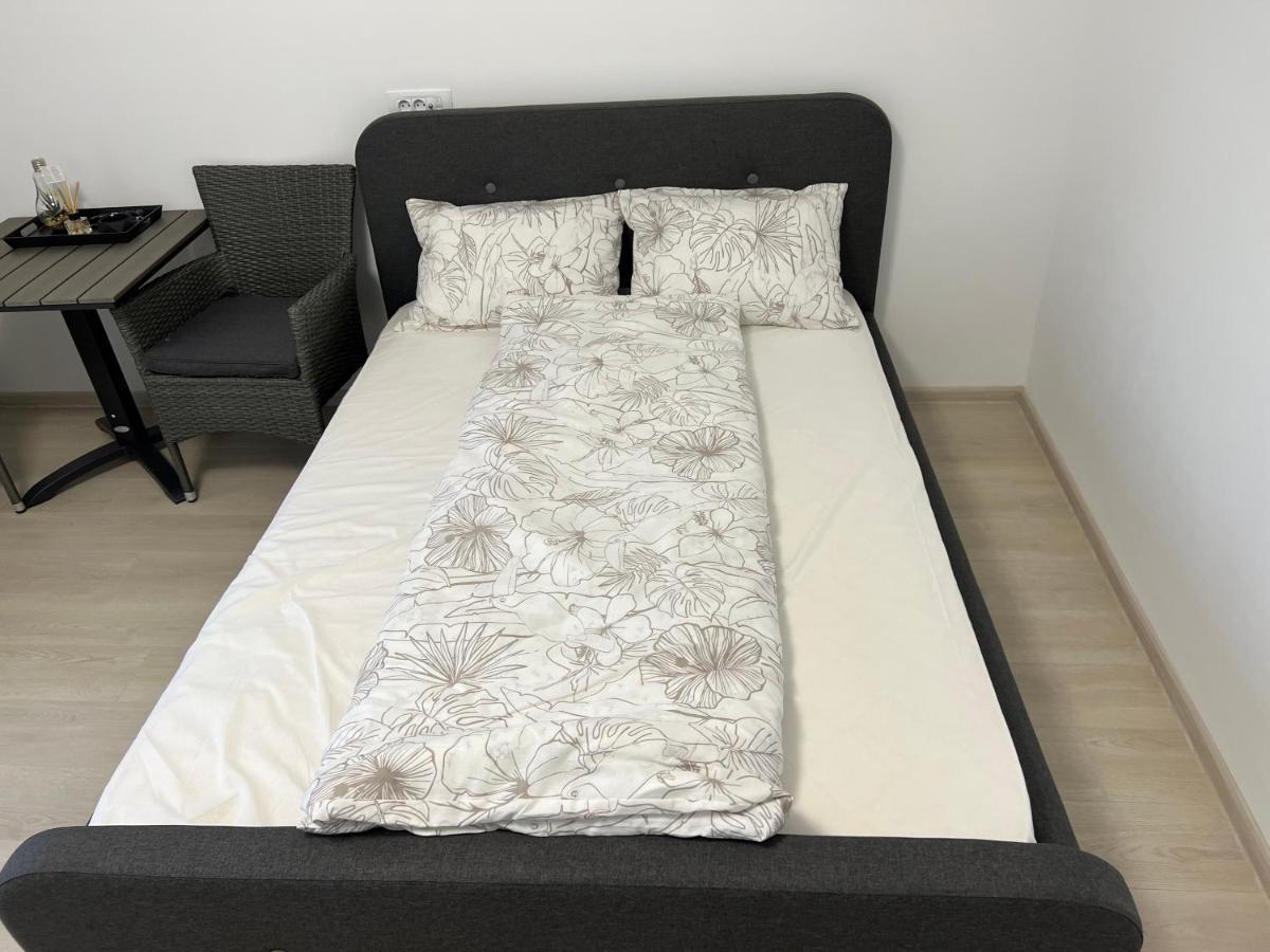 Studio Sebastian Apartment มามายา ภายนอก รูปภาพ